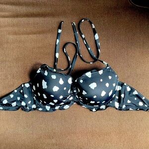 SUNDAZED Women's Stretch Ruffled Lined Molded Cup Sweetheart Nixie Bikini Top34D